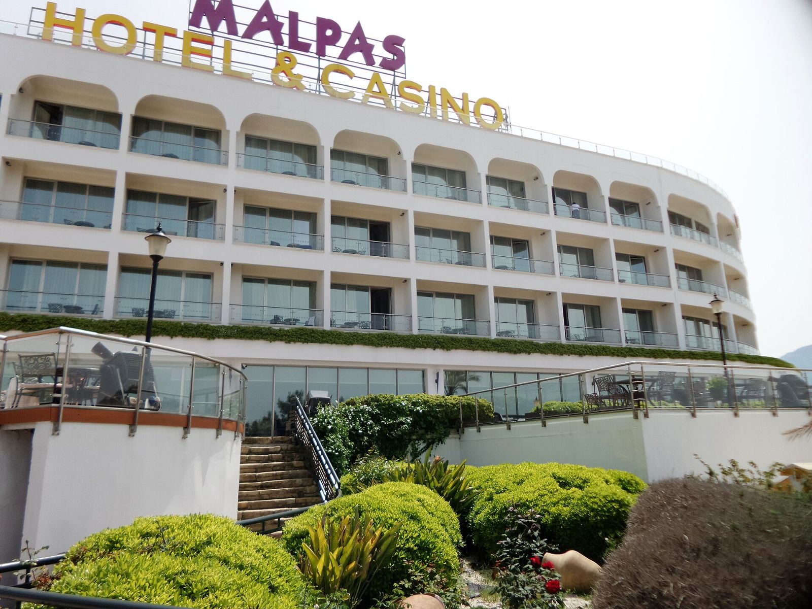 Malpas Hotel and Casino entrance